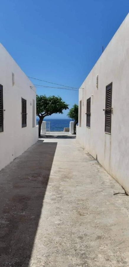 Ad Un Passo Dal Mare Villa เปโตรสิโน ภายนอก รูปภาพ